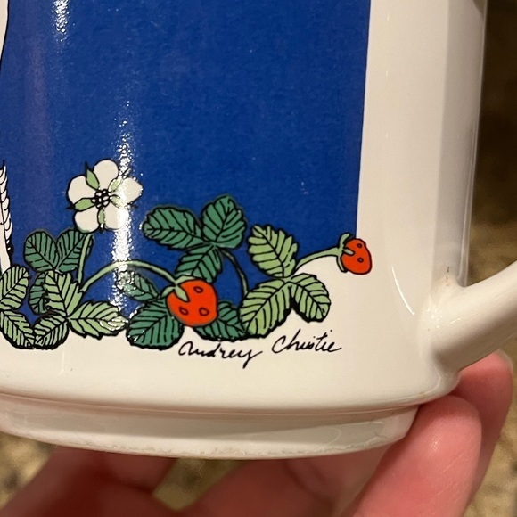 Vintage Unicorn Mug with Blue and White Design - Picture 11 of 16